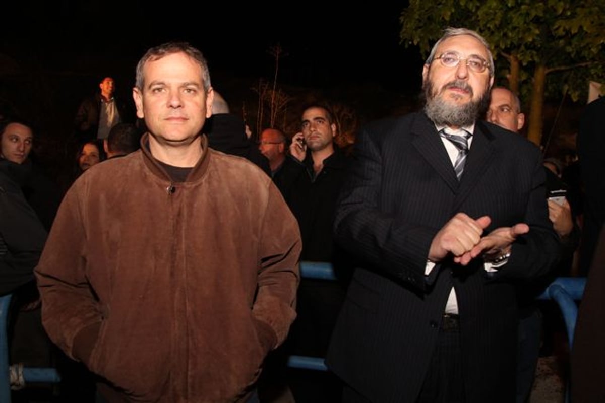 חרדים וחילונים הפגינו בבית שמש: דורשים מרה"ע להתפטר