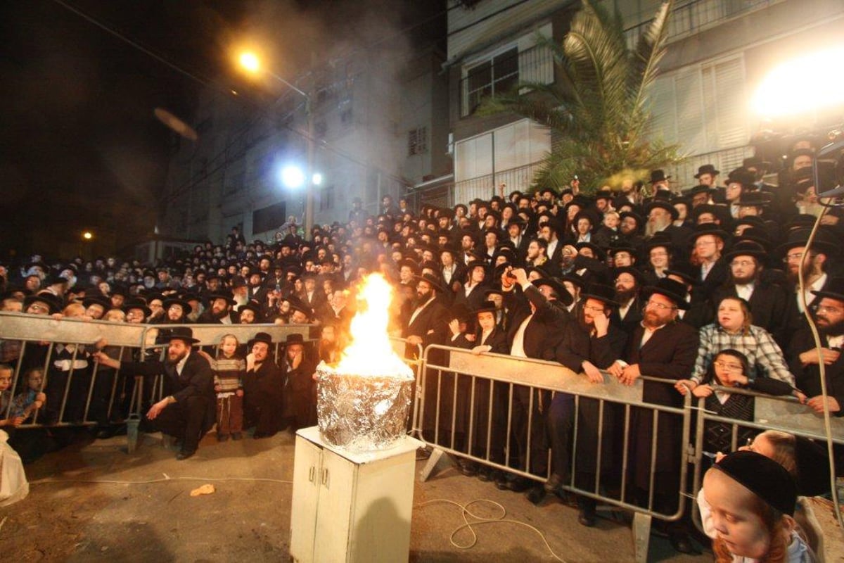 צפו: שריפת הפתילות ב'שומרי אמונים'