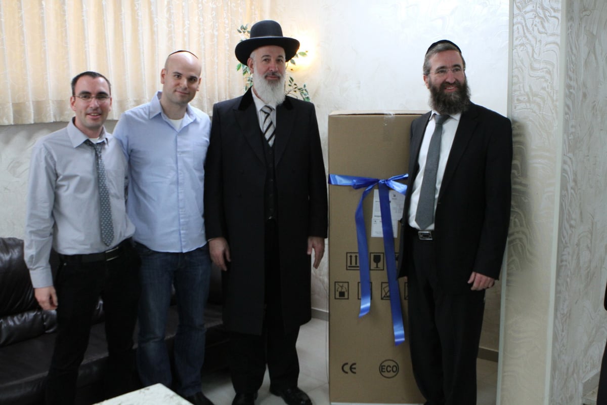 פלאפון תרמה מוצרי חשמל לבית הילדים