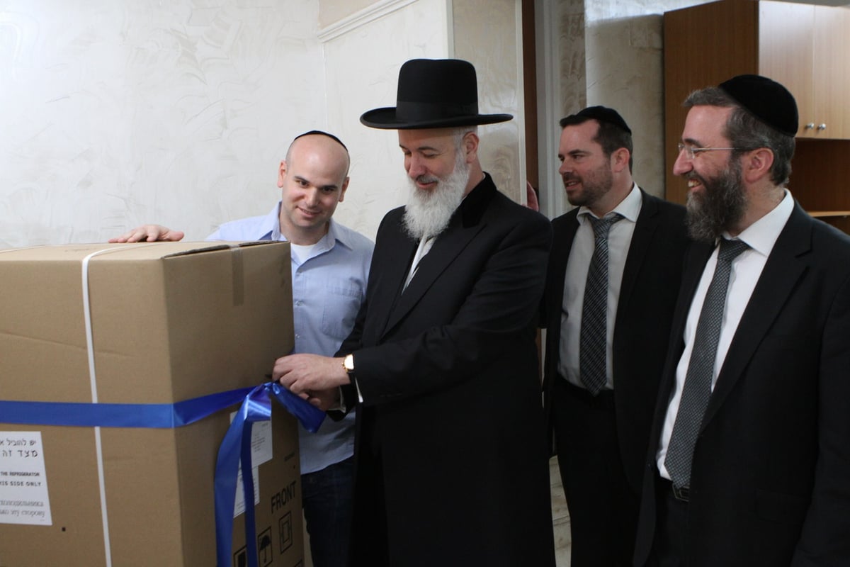 פלאפון תרמה מוצרי חשמל לבית הילדים