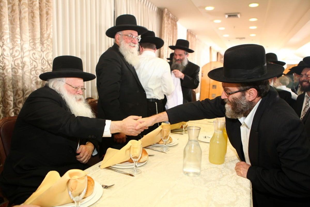 שמחה בירושלים: הרב אלישיב בחתונת נכדתו