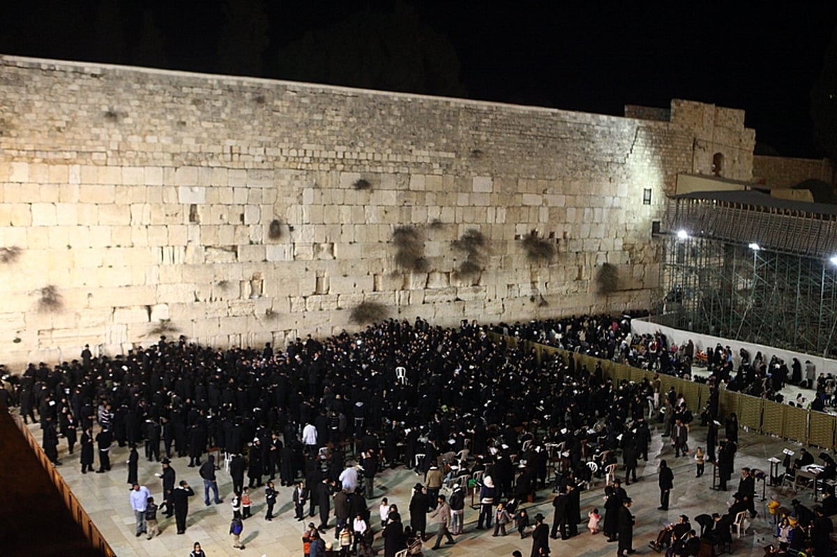 אלפים בעצרת אחדות בכותל המערבי בראשות הרב ברלנד