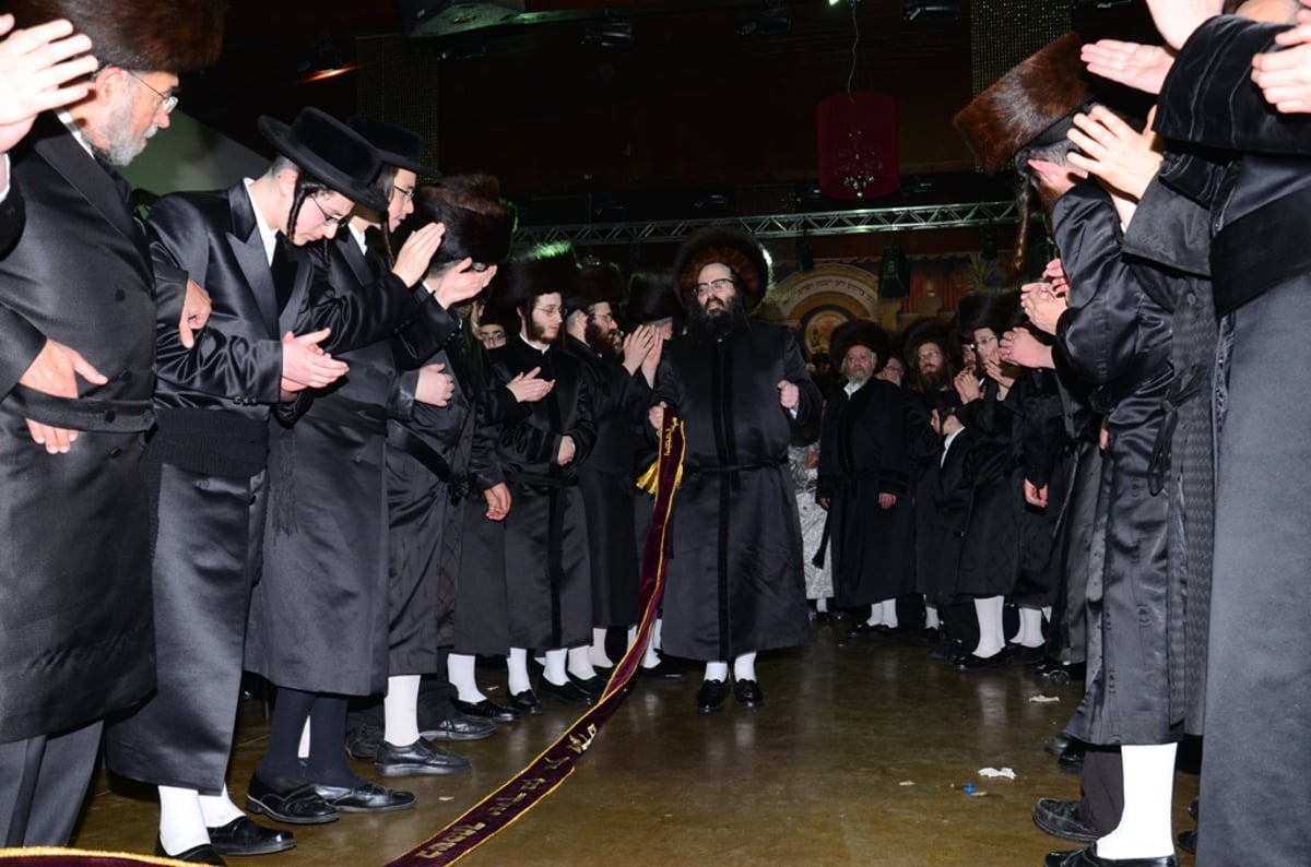 וחסידים ברינה יגילו: מצווה טאנץ בסאטמר