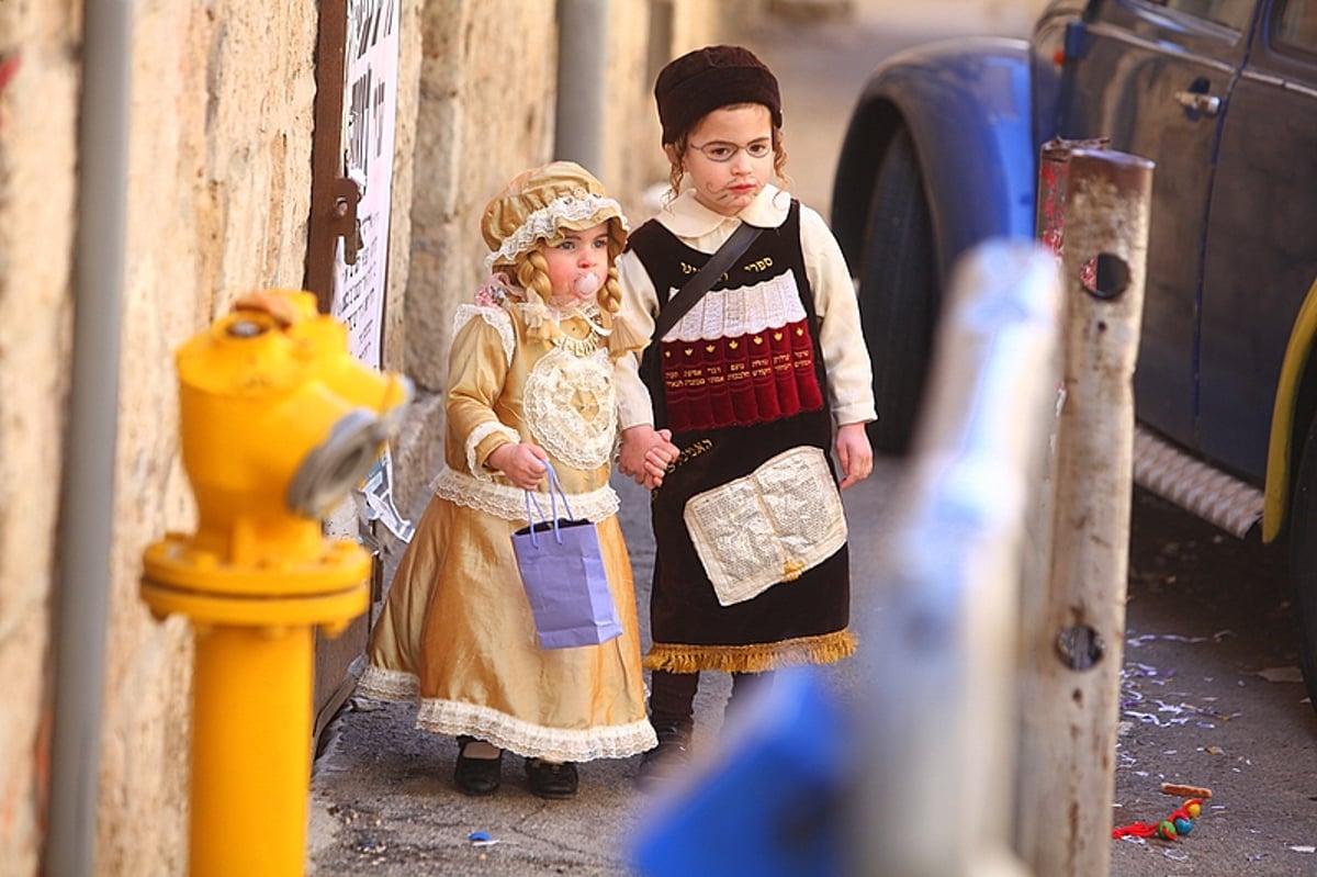 ירושלים שיכורה משמחה: צפו בתיעוד ענק מחגיגות הפורים