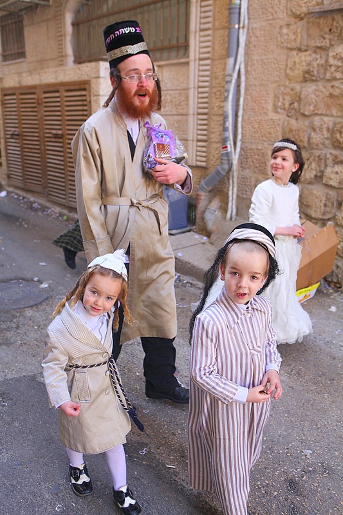 ירושלים שיכורה משמחה: צפו בתיעוד ענק מחגיגות הפורים