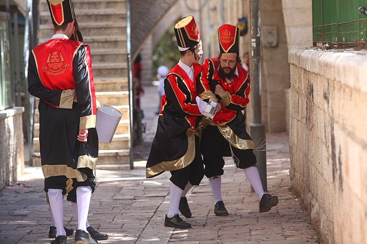 ירושלים שיכורה משמחה: צפו בתיעוד ענק מחגיגות הפורים