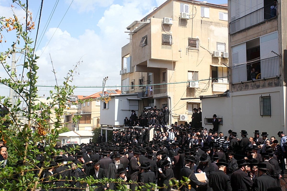 אבל בציבור החרדי: רבבות בהלווית כ"ק מרן האדמו"ר מויז'ניץ זצוק"ל