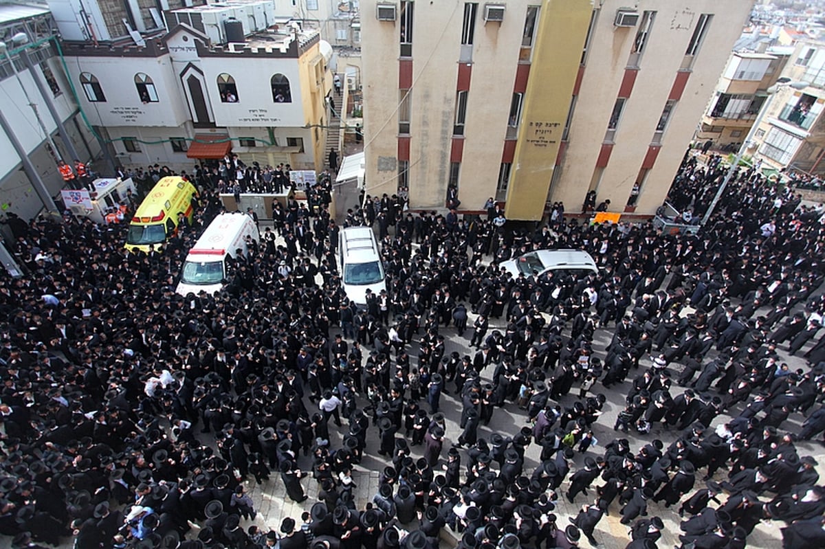 וכל בית ישראל יבכו ● מאה תמונות מהלווית האדמו"ר מויז'ניץ זצ"ל