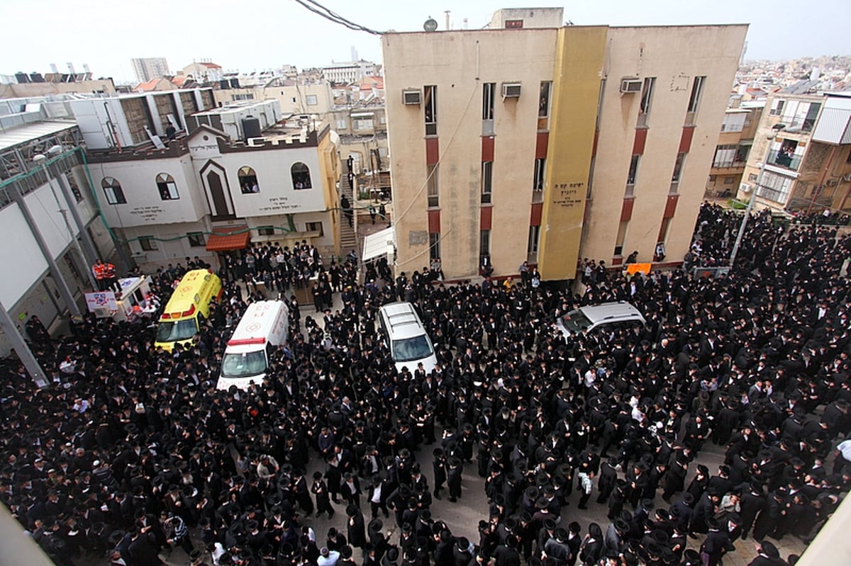 וכל בית ישראל יבכו ● מאה תמונות מהלווית האדמו"ר מויז'ניץ זצ"ל