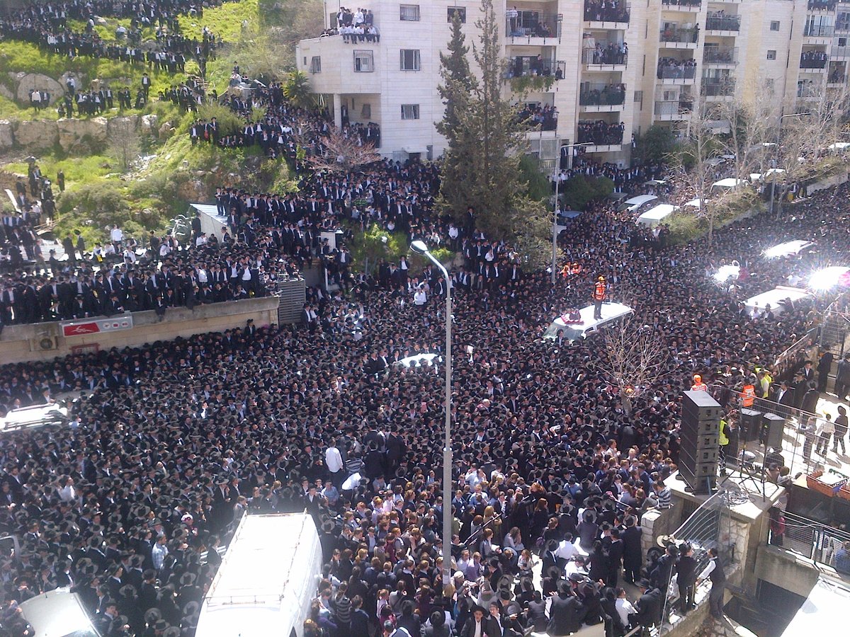 רבבות מלווים את זקן ראשי הישיבות, בנו מונה לממשיך דרכו