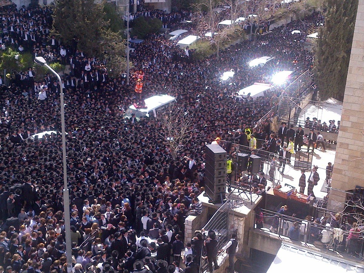 רבבות מלווים את זקן ראשי הישיבות, בנו מונה לממשיך דרכו