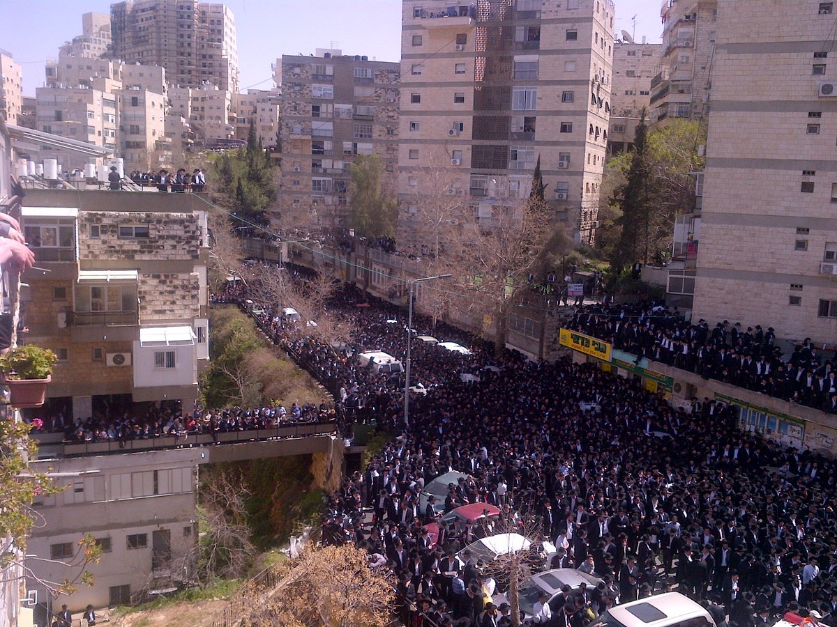 רבבות מלווים את זקן ראשי הישיבות, בנו מונה לממשיך דרכו