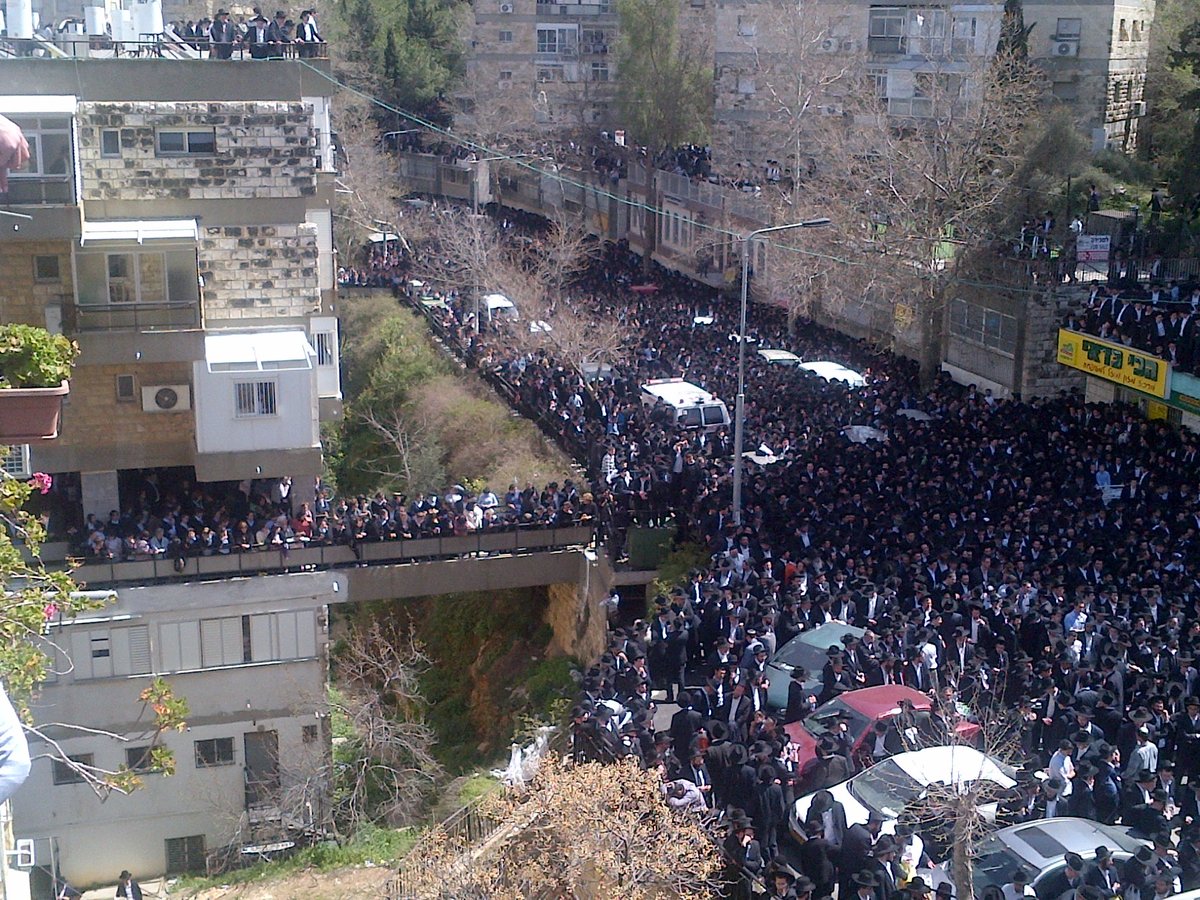 רבבות מלווים את זקן ראשי הישיבות, בנו מונה לממשיך דרכו