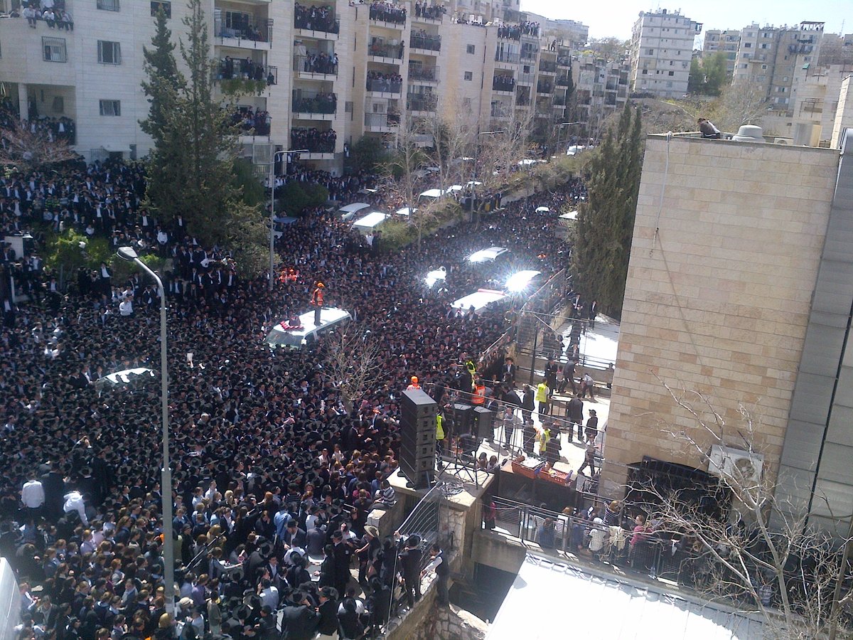 רבבות מלווים את זקן ראשי הישיבות, בנו מונה לממשיך דרכו