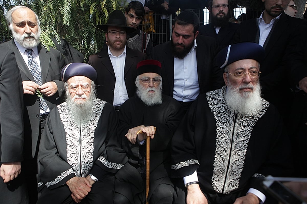 רבבות מלווים את הנרצחים מצרפת