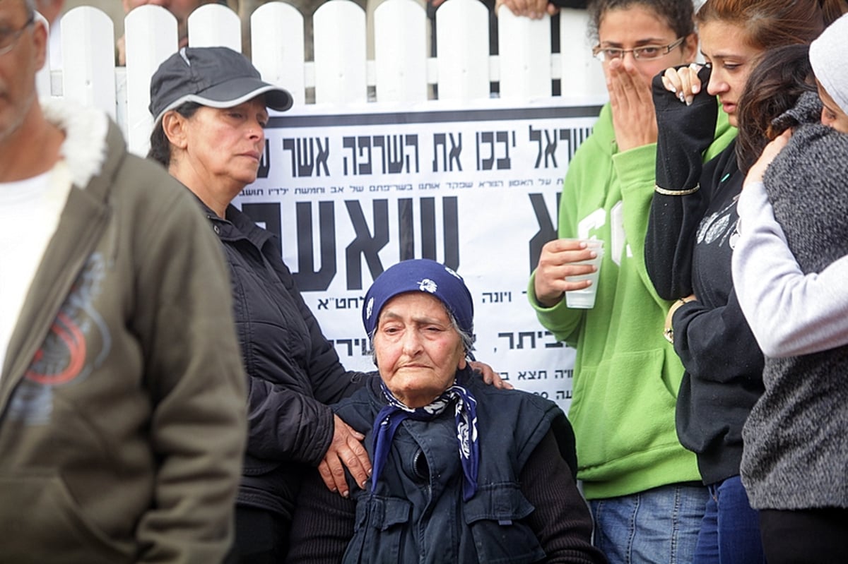 הלוויה אחת, שישה קברים ● האב ו-5 ילדיו הובאו למנוחות