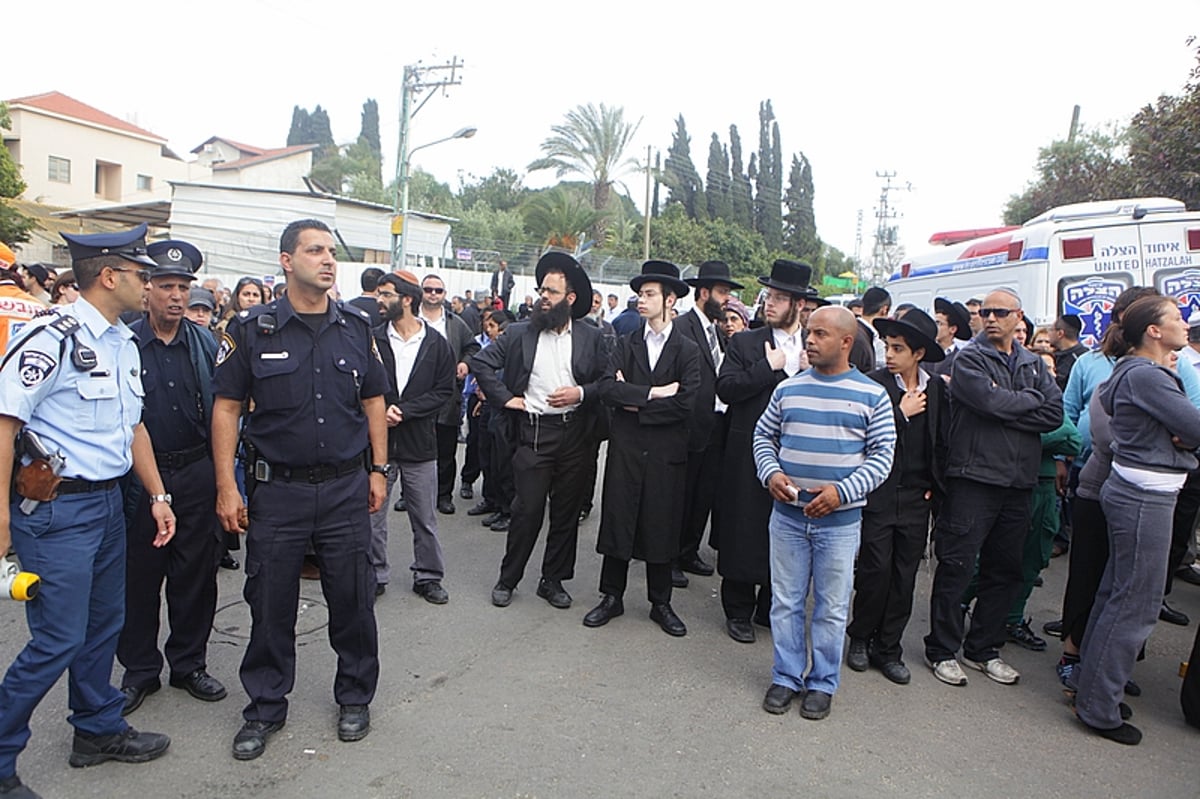 הלוויה אחת, שישה קברים ● האב ו-5 ילדיו הובאו למנוחות