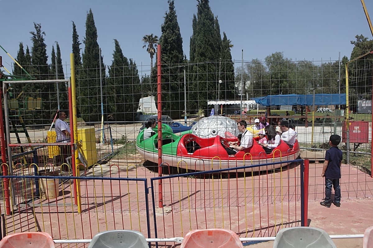 הכבישים פקוקים, הפארקים עמוסים: חול המועד בתמונות