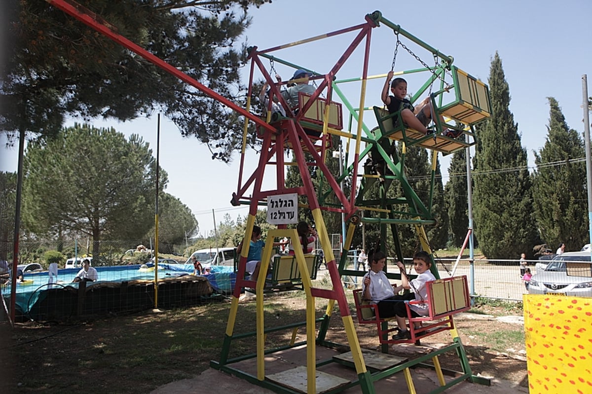 הכבישים פקוקים, הפארקים עמוסים: חול המועד בתמונות