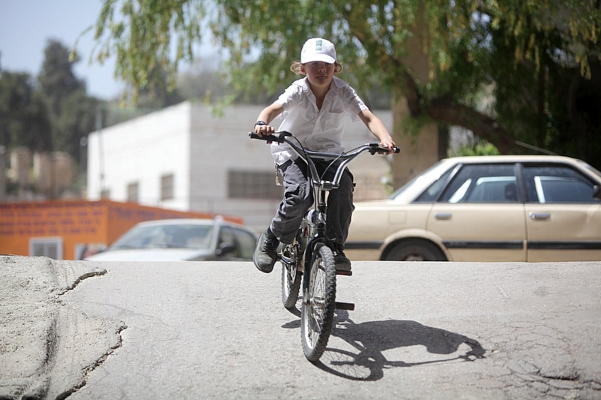 לאחר פינוי "בית המכפלה": המונים באו לחזק את חברון