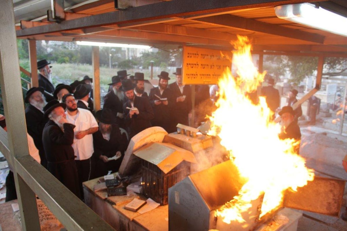 ‏‏אלפים בהילולת רבי מנחם מנדל מוויטבסק זיע"א בטבריה