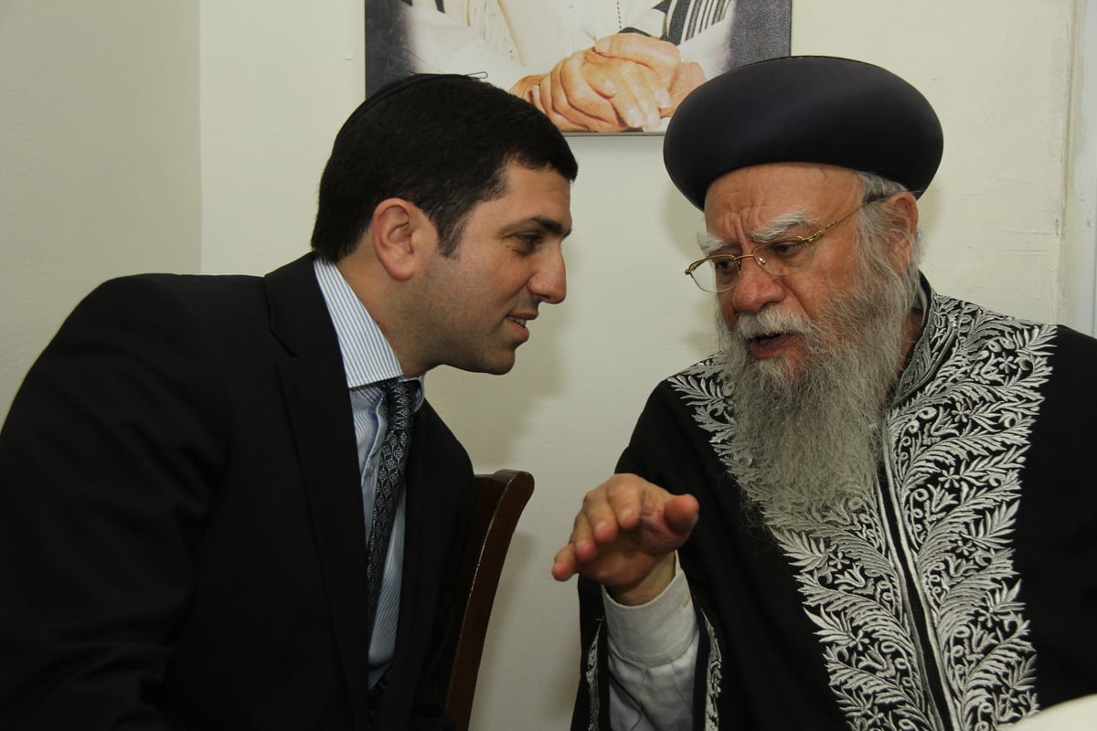 גלריה: הראשון לציון הרב בקשי דורון חגג עם ספר התורה