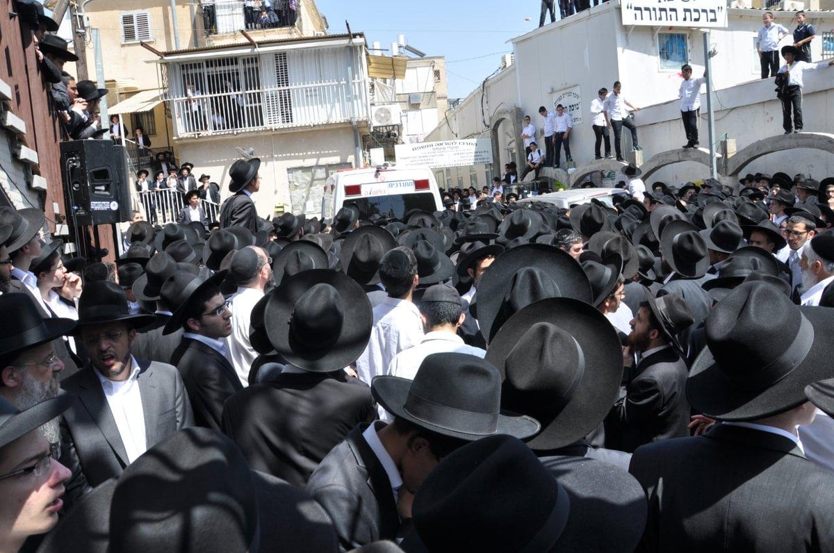 וכל בית ישראל יבכו: הלווית הגאון הרב ניסים טולדנו זצ"ל