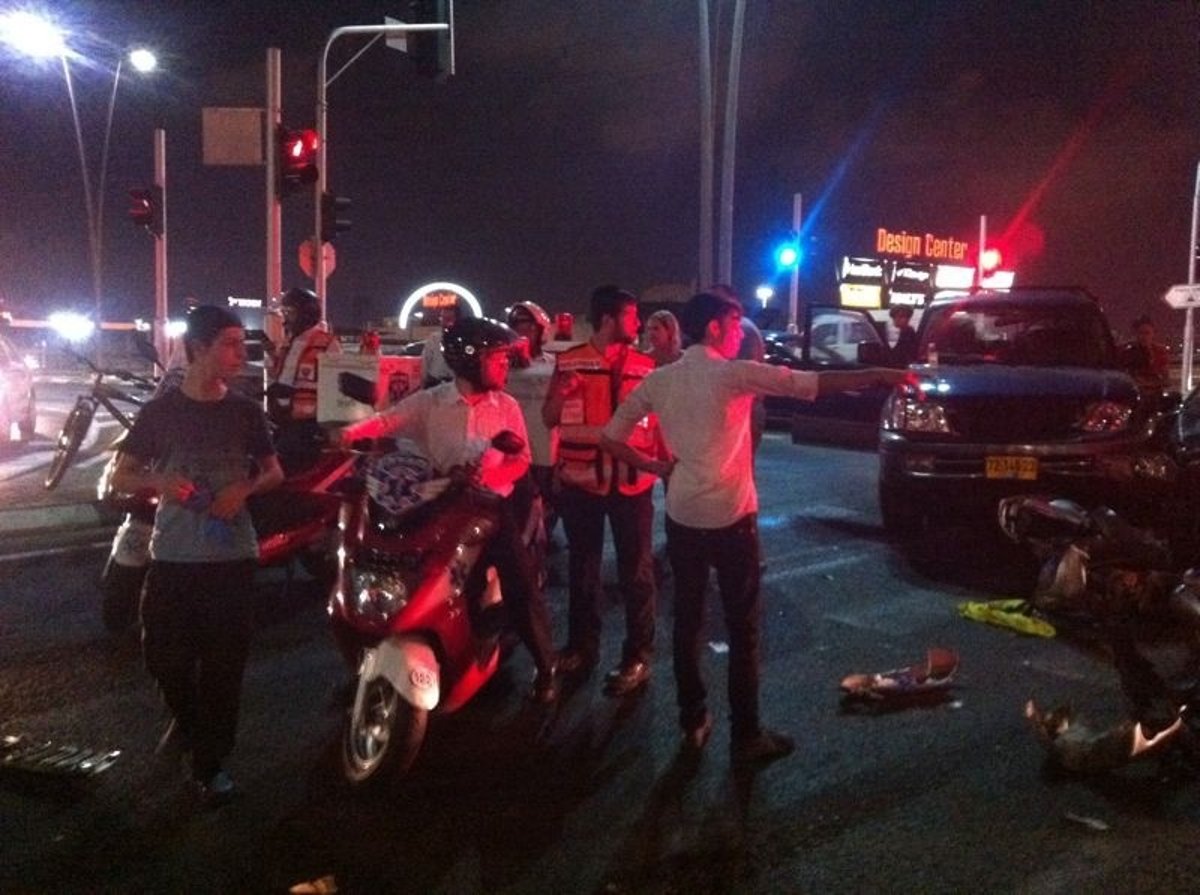 תאונה בבני ברק: רוכב אופנוע אם ושני ילדיה נפצעו