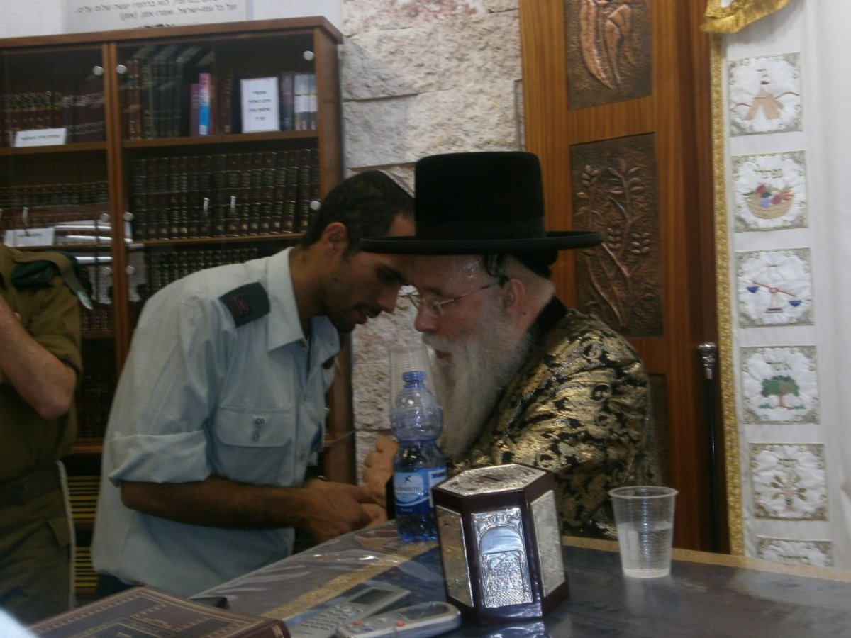 אורח בקרית הביטחון: האדמו"ר ממישקולץ