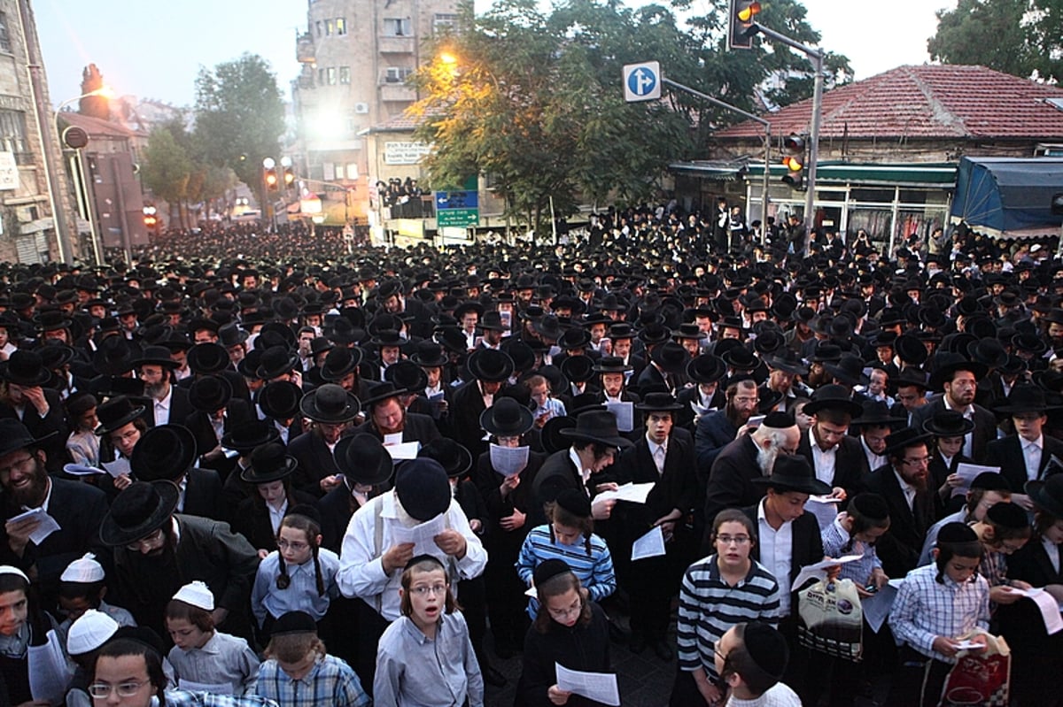 גאב"ד העדה החרדית זעק: "צריך למסור את הנפש ולא להתגייס לצה"ל"