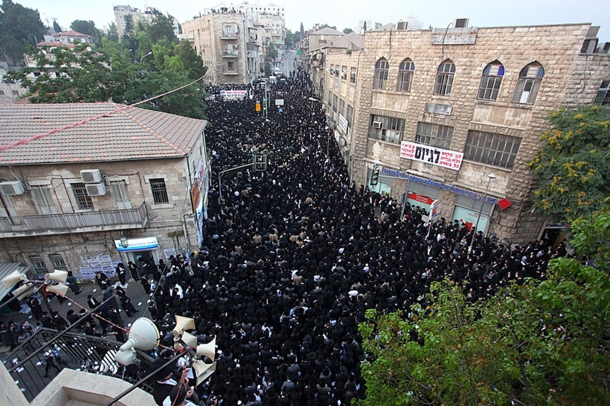 גאב"ד העדה החרדית זעק: "צריך למסור את הנפש ולא להתגייס לצה"ל"