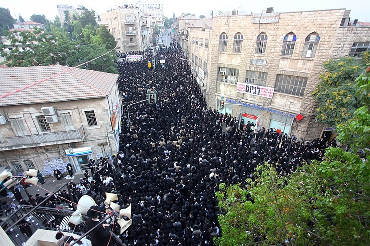 גאב"ד העדה החרדית זעק: "צריך למסור את הנפש ולא להתגייס לצה"ל"