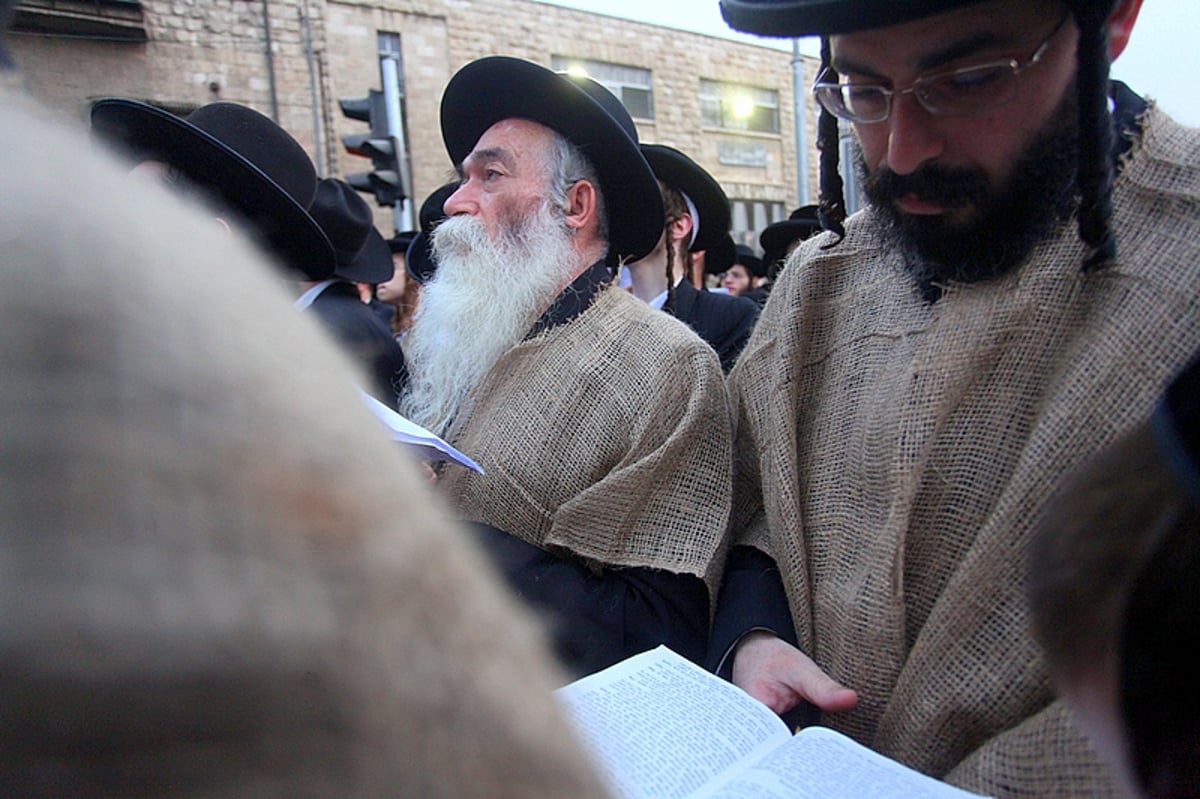 גאב"ד העדה החרדית זעק: "צריך למסור את הנפש ולא להתגייס לצה"ל"