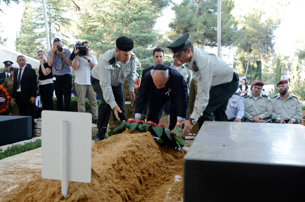 צפו: ההלוויה הממלכתית ליצחק שמיר