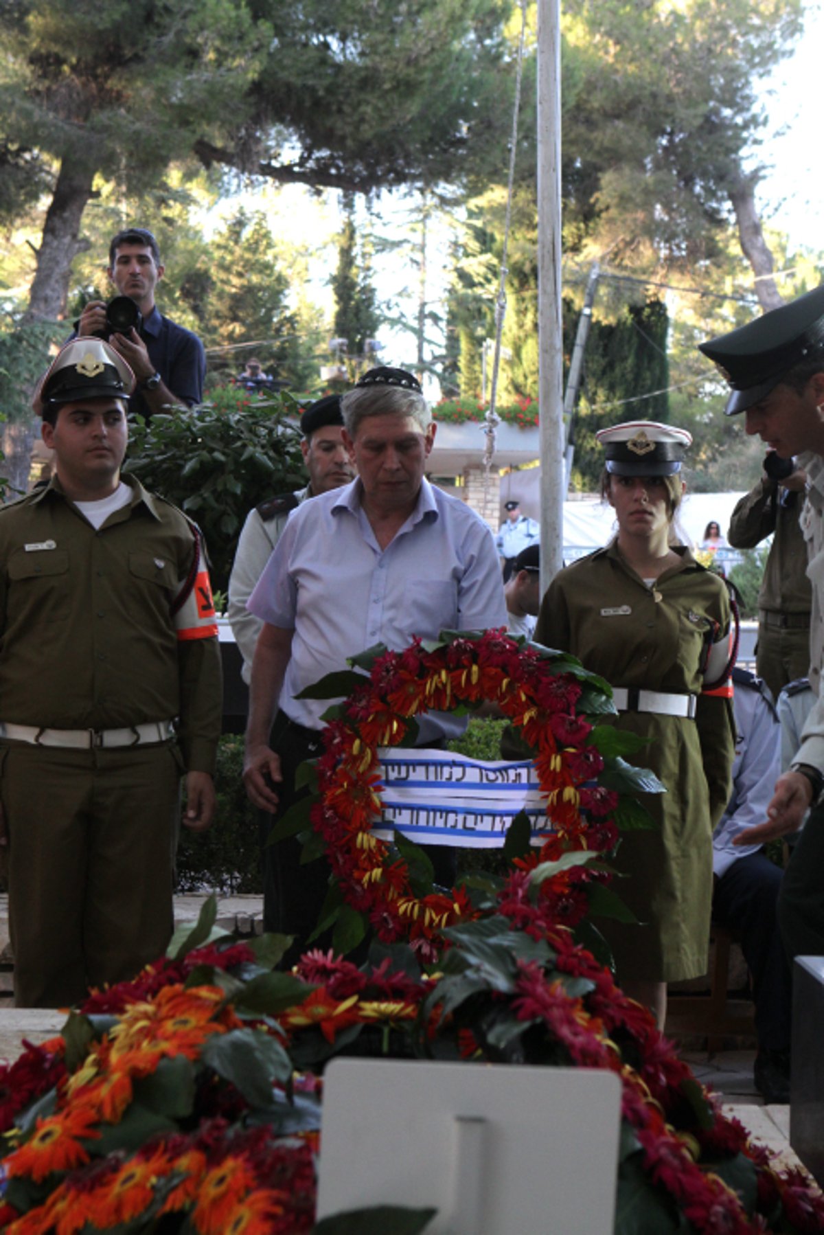 צפו: ההלוויה הממלכתית ליצחק שמיר