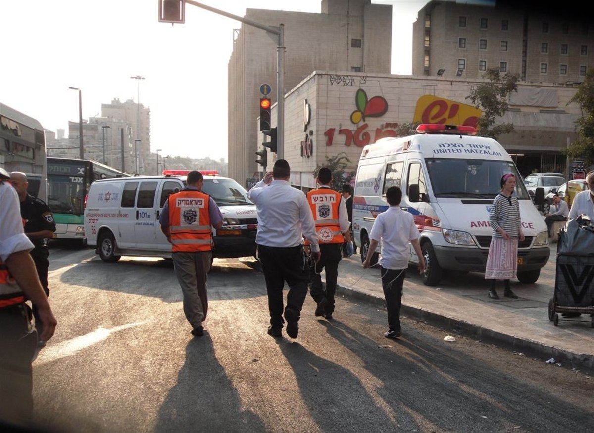 ירושלים: נמחצה בין אוטובוסים ונפצעה אנוש