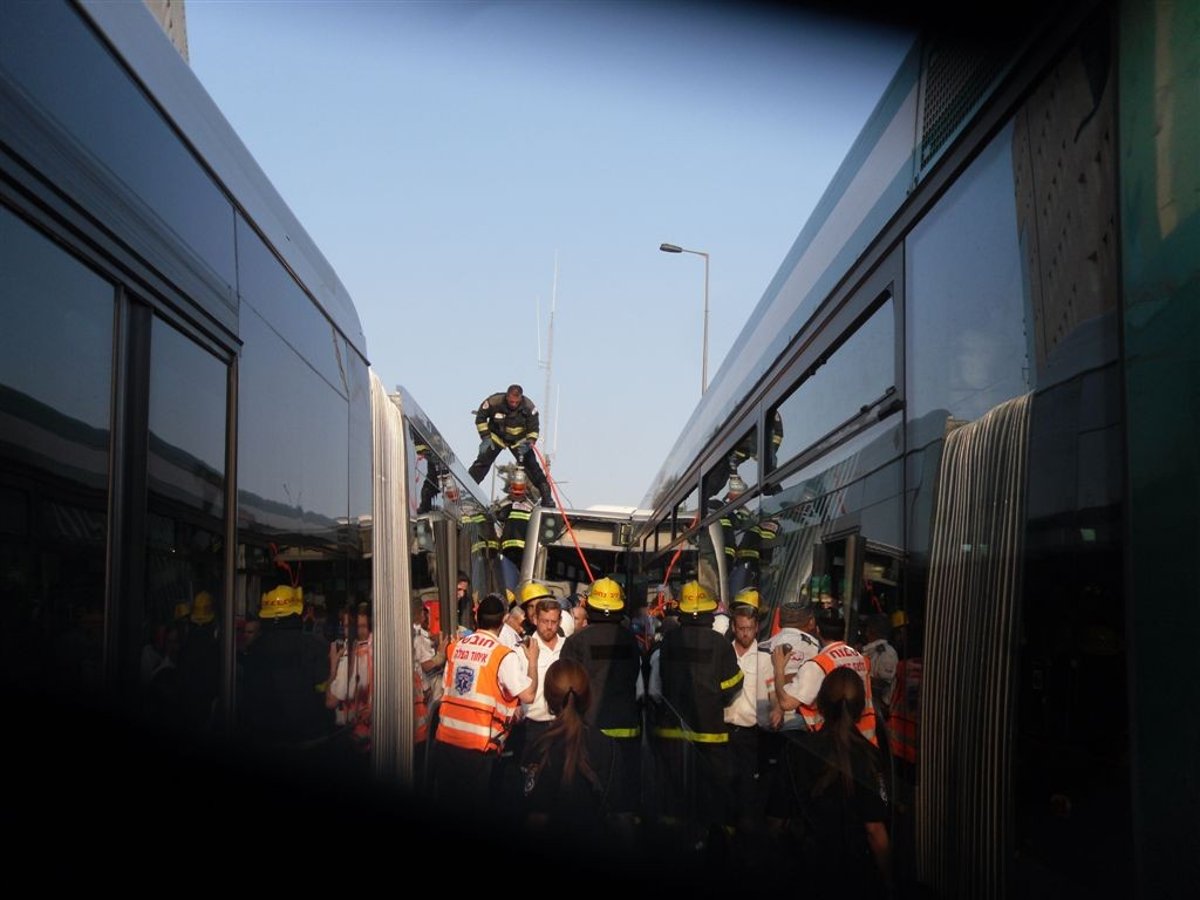 ירושלים: נמחצה בין אוטובוסים ונפצעה אנוש