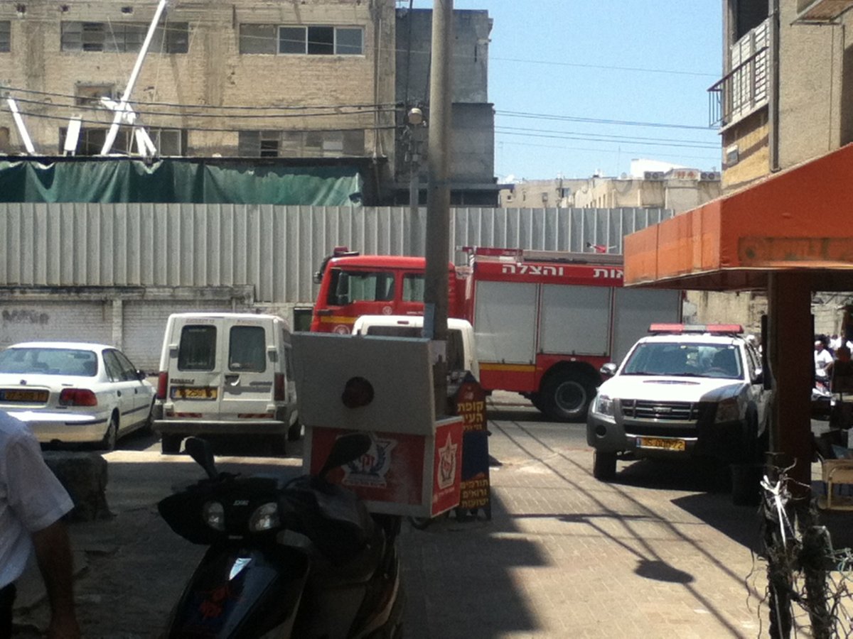 להבות בטחנת הקמח בבני-ברק: העובדים חולצו