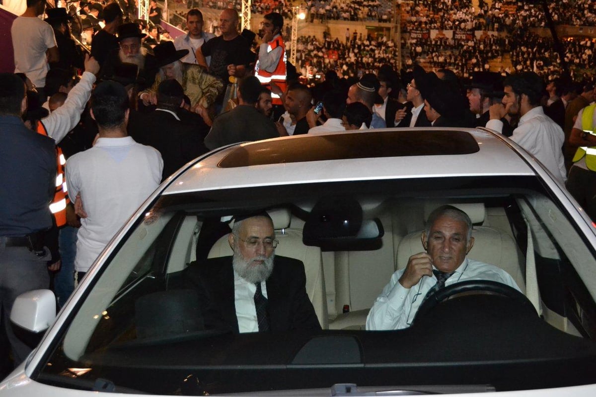 מעמד הרבבות במעמד סיום הש"ס באצטדיון טדי • גלרית ענק