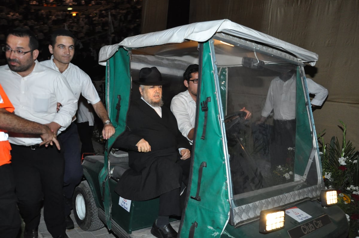 מעמד הרבבות במעמד סיום הש"ס באצטדיון טדי • גלרית ענק