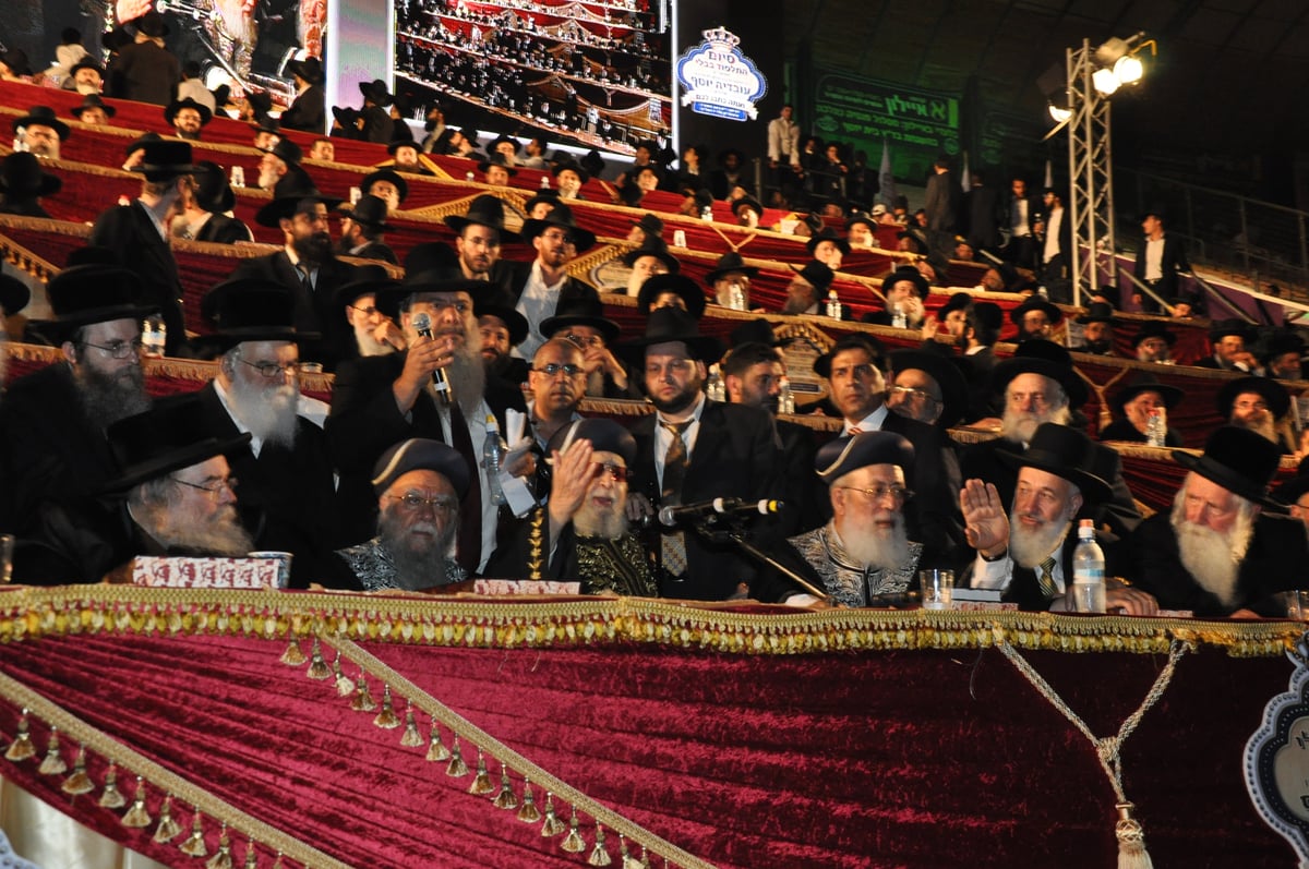 מעמד הרבבות במעמד סיום הש"ס באצטדיון טדי • גלרית ענק