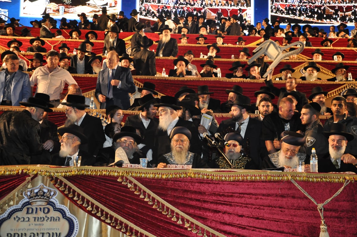 מעמד הרבבות במעמד סיום הש"ס באצטדיון טדי • גלרית ענק