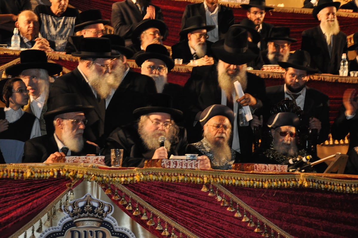 מעמד הרבבות במעמד סיום הש"ס באצטדיון טדי • גלרית ענק