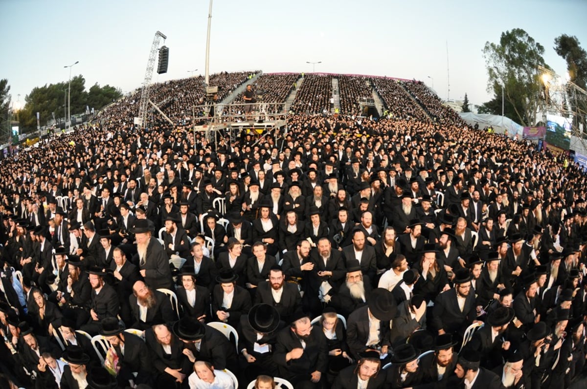 רבבות לומדי התורה במעמד סיום הש"ס בירושלים • גלריה