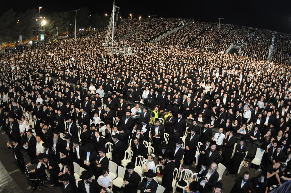 רבבות לומדי התורה במעמד סיום הש"ס בירושלים • גלריה