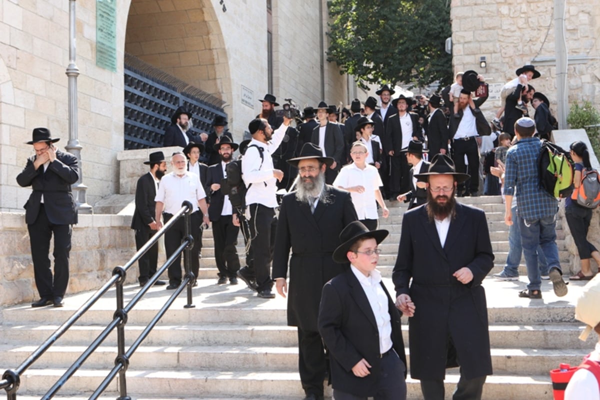 מעל רבבה חגגו בירושלים עם ספר-התורה לילדי ישראל