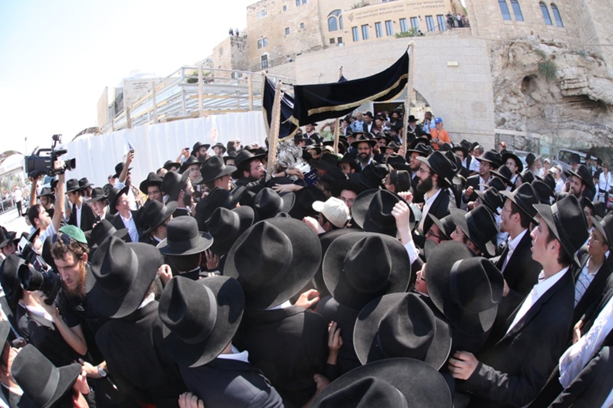 מעל רבבה חגגו בירושלים עם ספר-התורה לילדי ישראל