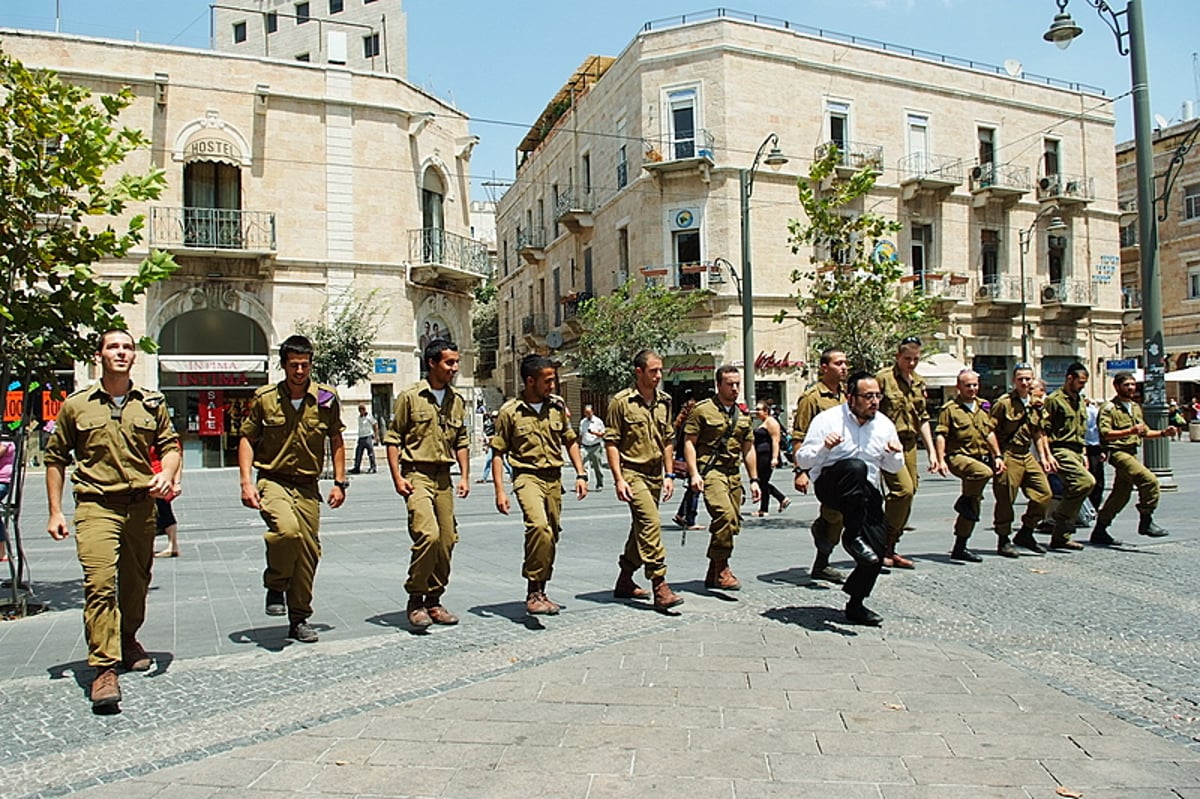 בקליפ החדש של ליפא: חיילי הנח"ל החרדי