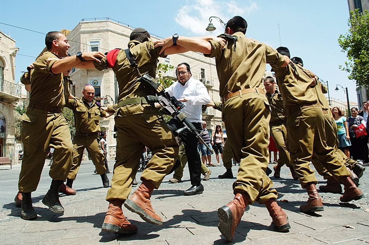 בקליפ החדש של ליפא: חיילי הנח"ל החרדי