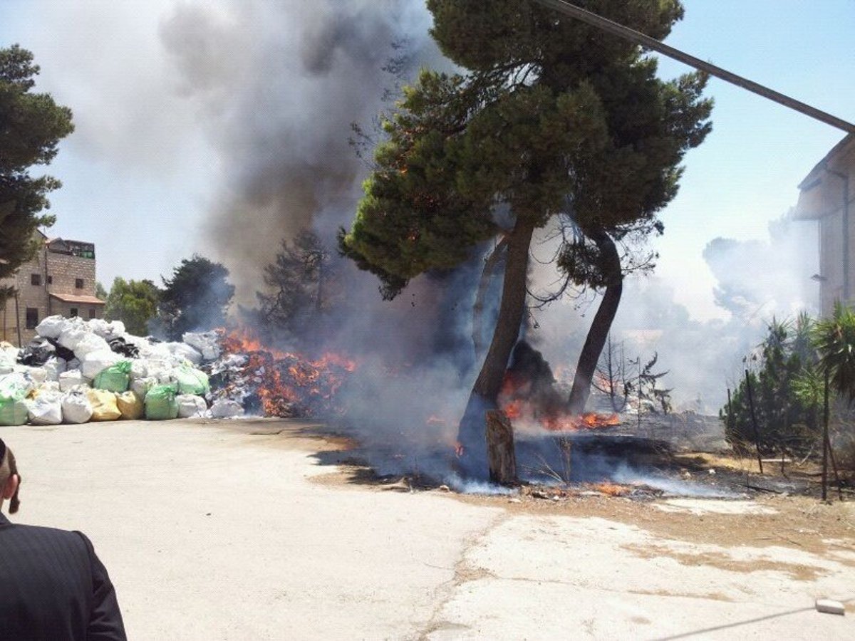 דרמה בגאולה: שריפה פרצה במתחם שנלר